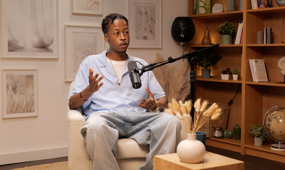 what is the difference between a podcast and visual podcast? - 14