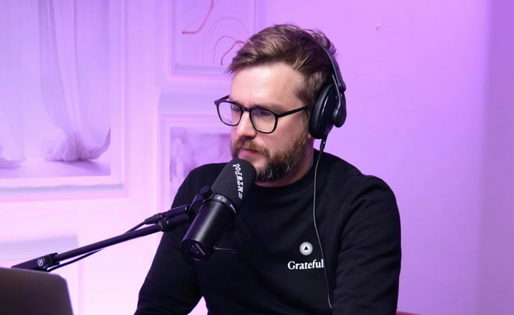 How much does it cost to rent a podcast studio London? - 3