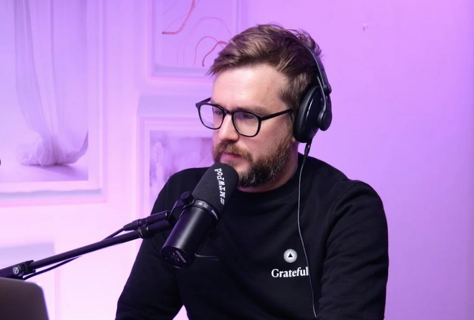 What is the cost of renting visual podcast studio London? - 9