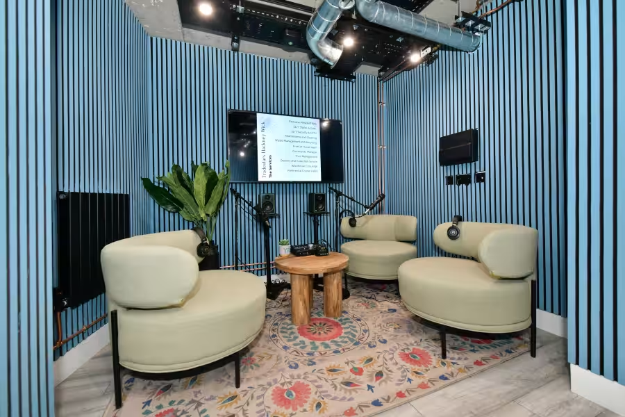 What to Look For in an Affordable Podcast Studio in London: A Guide for Creators - 1