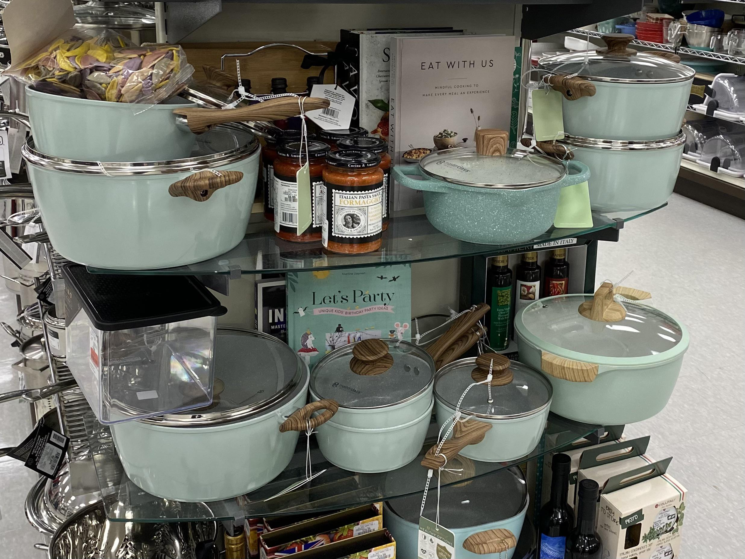 Filming a Cookware Masterclass in London: How to Use CapCut for Seamless Editing - 2