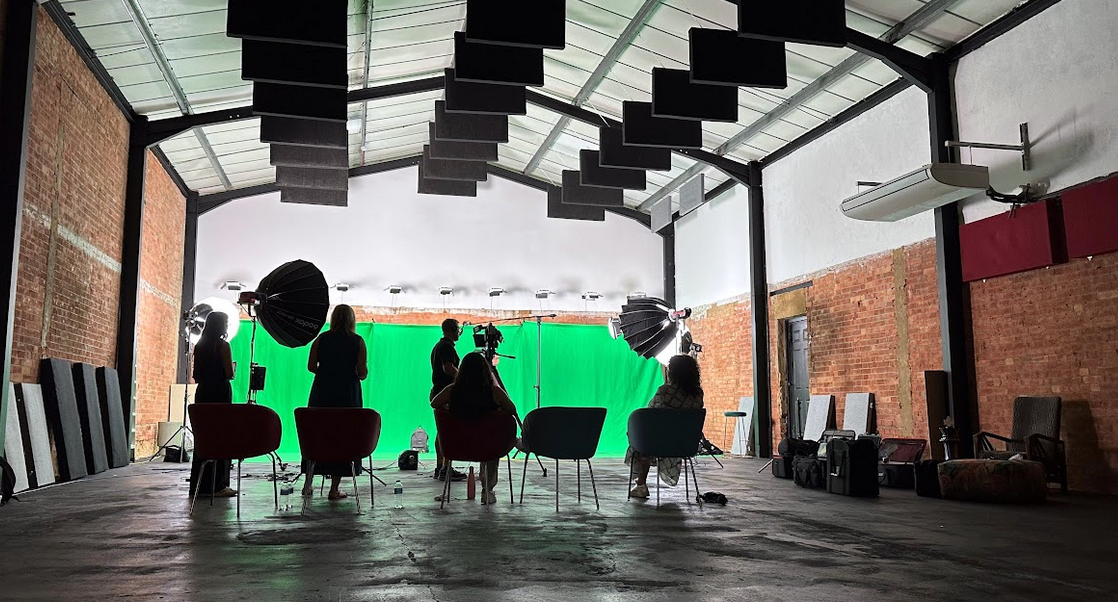 Do London podcast studios typically include an audio engineer? - 7