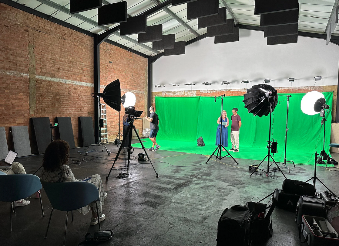 How far in advance do I need to book a session at a podcast studio in London? - 15