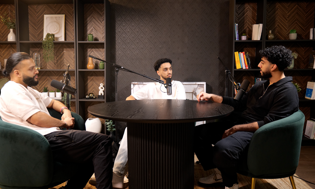 Can podcast studios in London accommodate recording with remote guests online? - 5