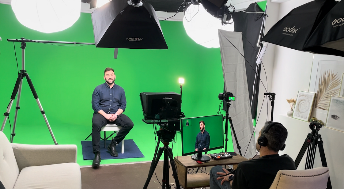 What are the best London podcast studios for recording interviews? - 5