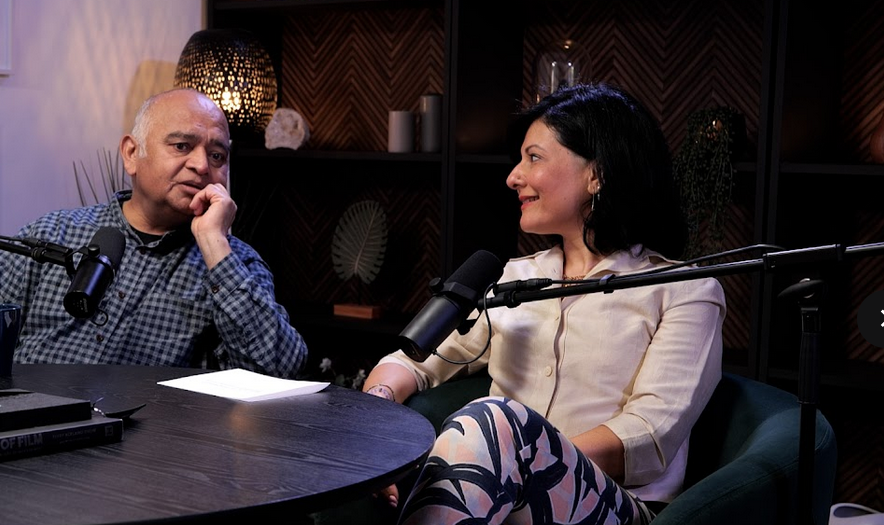 How can I verify the sound quality and acoustics of a London podcast studio before booking? - 4