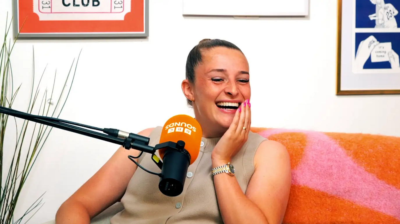 Discover budget-friendly podcast studios near you, with self-service and high-value options perfect for independent content creators. - 4