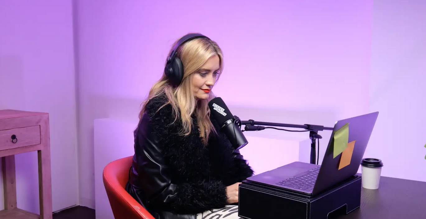 How much does it cost to rent a podcast studio London? - 14
