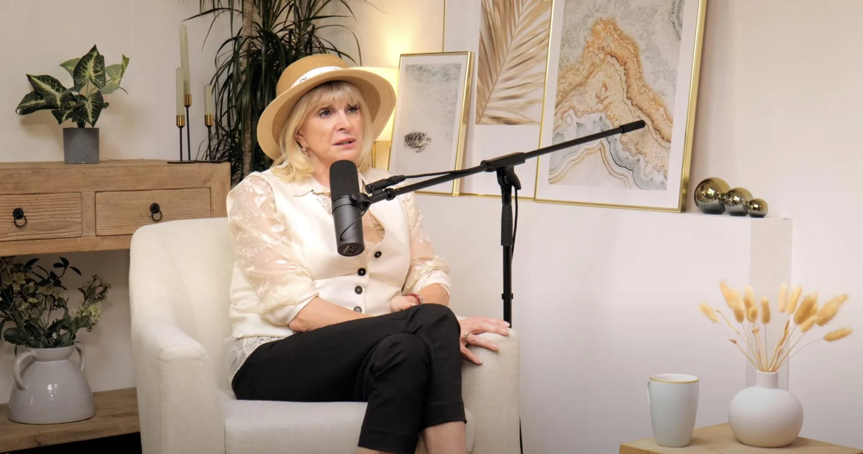 London podcast studio – Dialogue set at Finchley with soundproofed walls and professional lighting