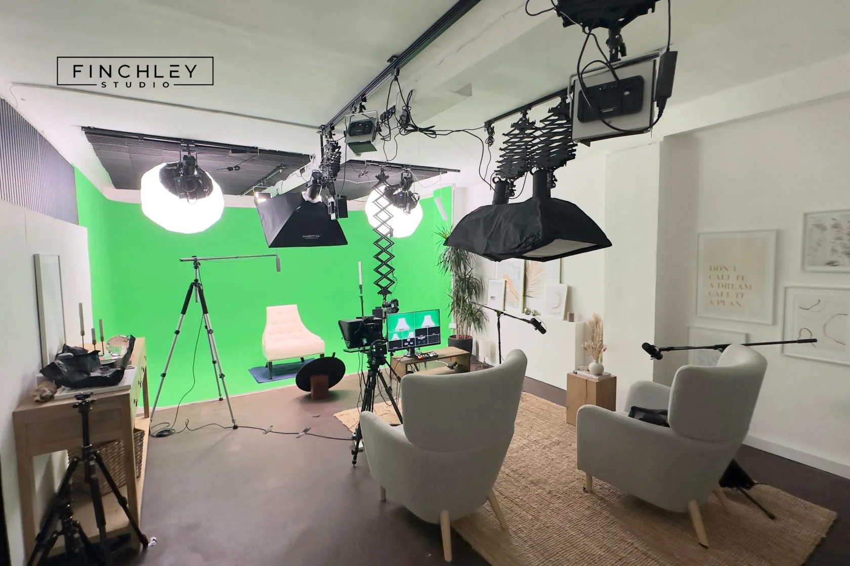 Green screen cove – podcast studio London at Finchley with pre-lit curved design