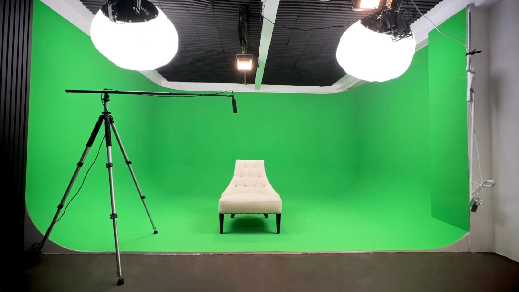 Finchley green screen – podcast studio London for music videos and branded digital content