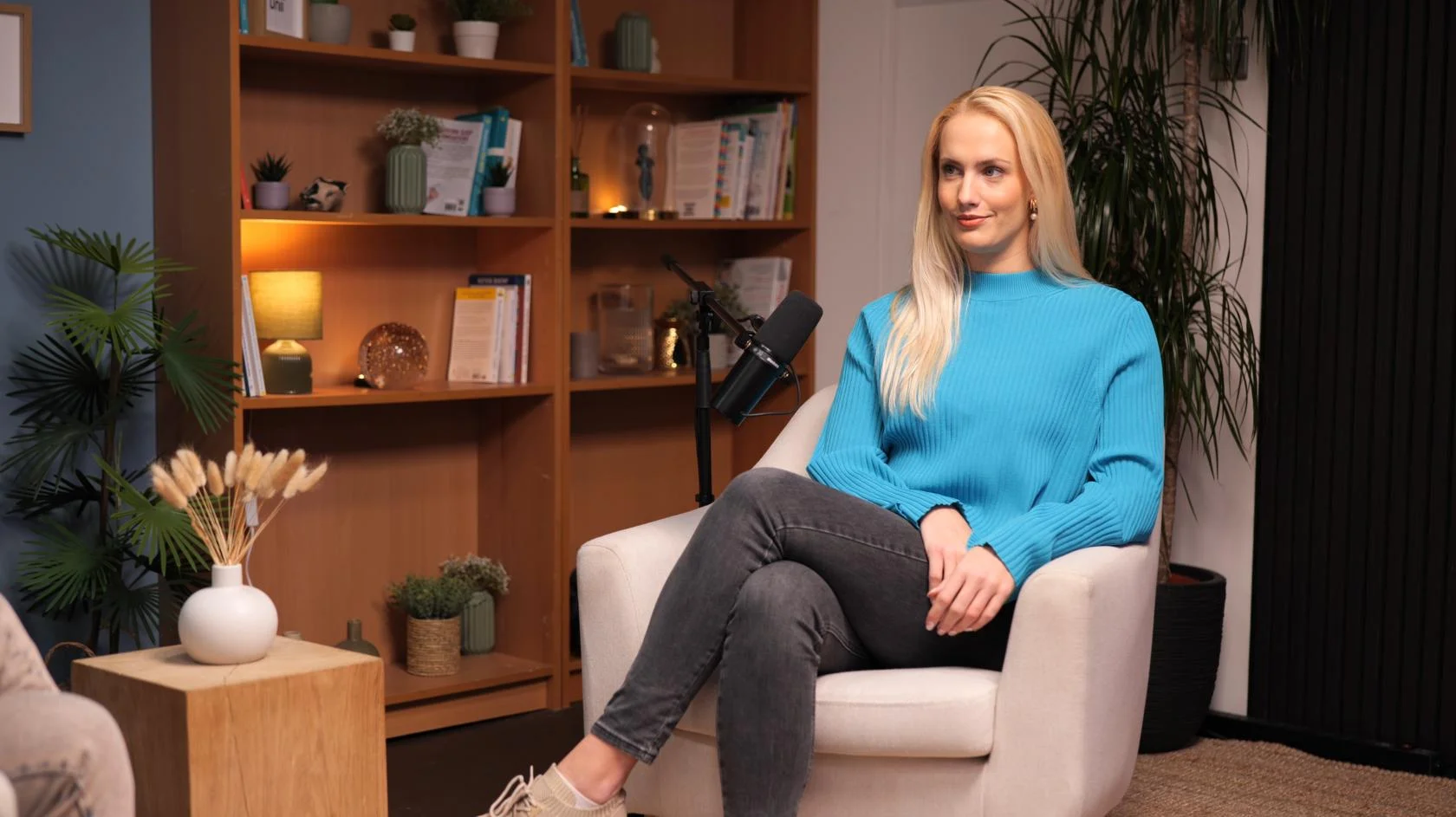 Finchley Lounge set – london podcast studio with professional lighting for group podcasts